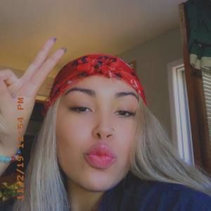 Meet your Posher, Alexis